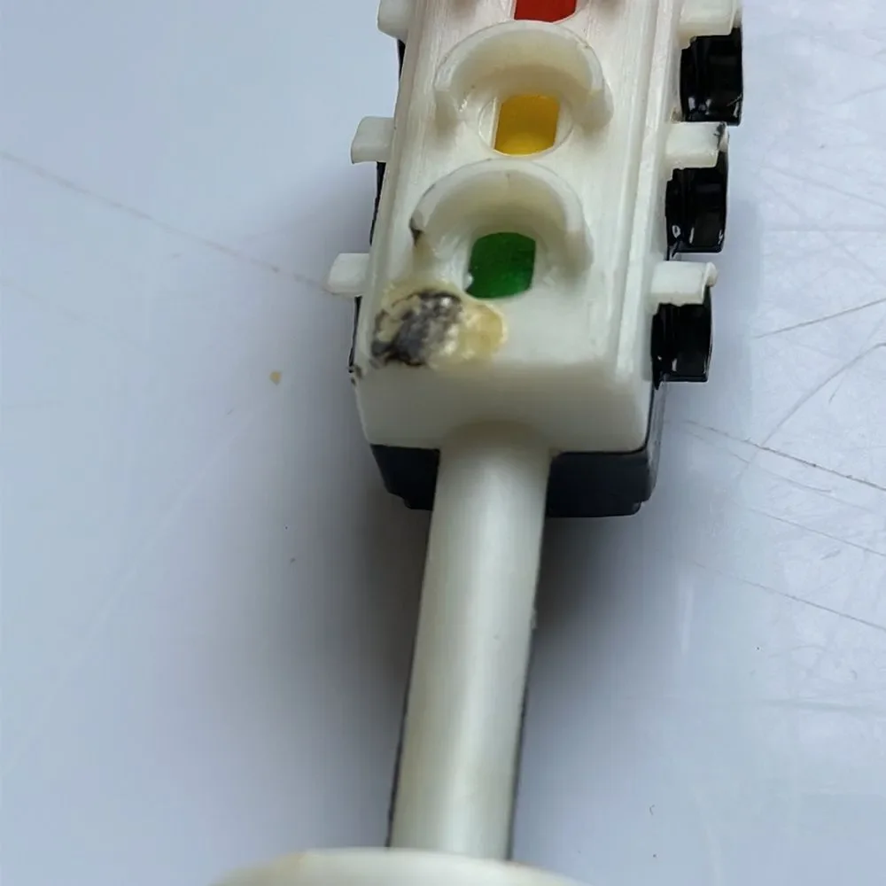 Vintage plastic old fashioned stoplight cake topper or toy‎